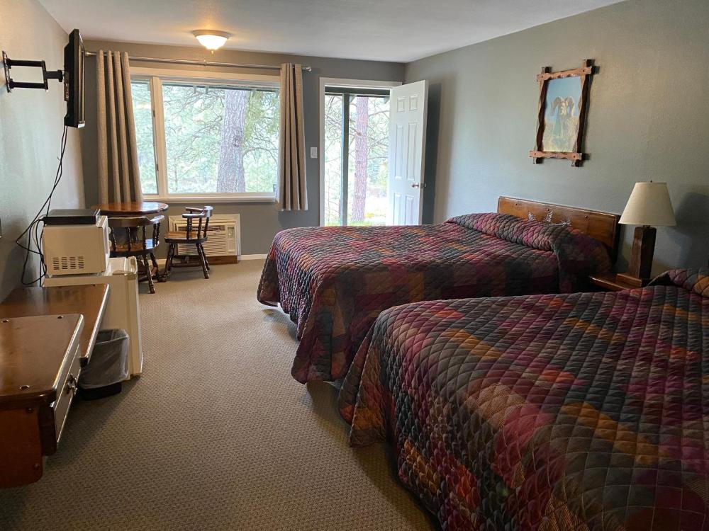 Superior Queen Room interior